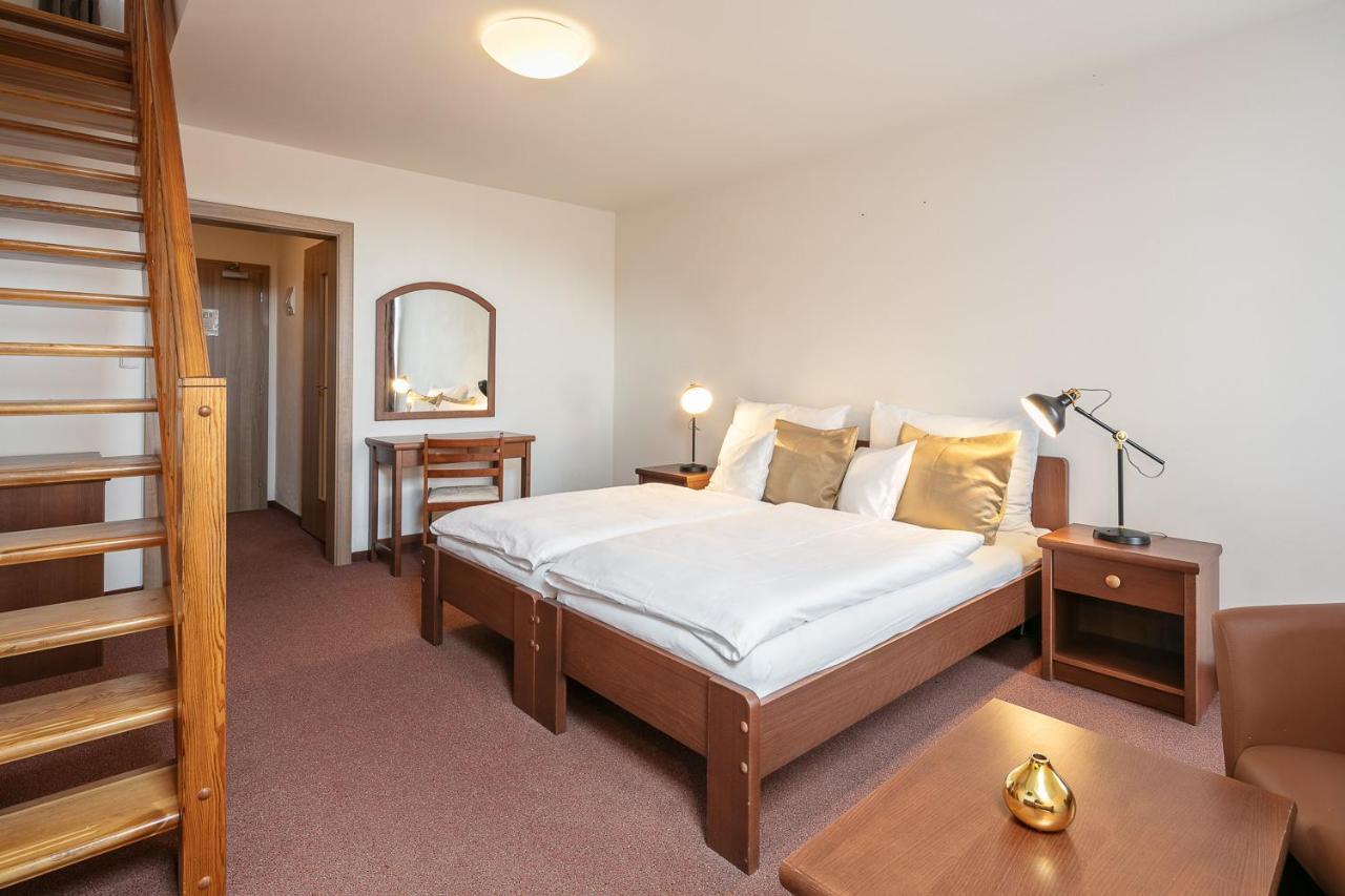 Pytloun Wellness Hotel Hasistejn Místo المظهر الخارجي الصورة