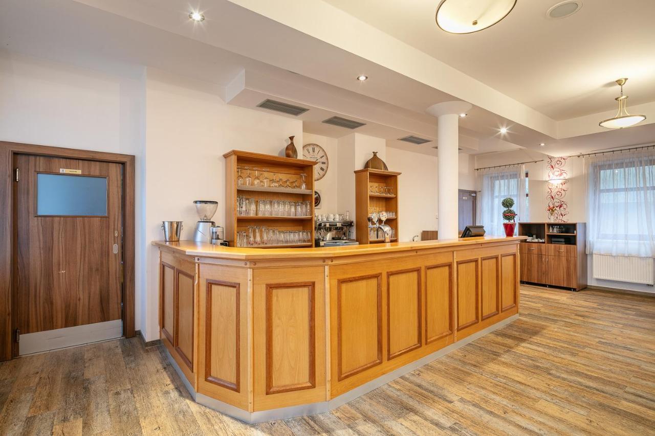 Pytloun Wellness Hotel Hasistejn Místo المظهر الخارجي الصورة