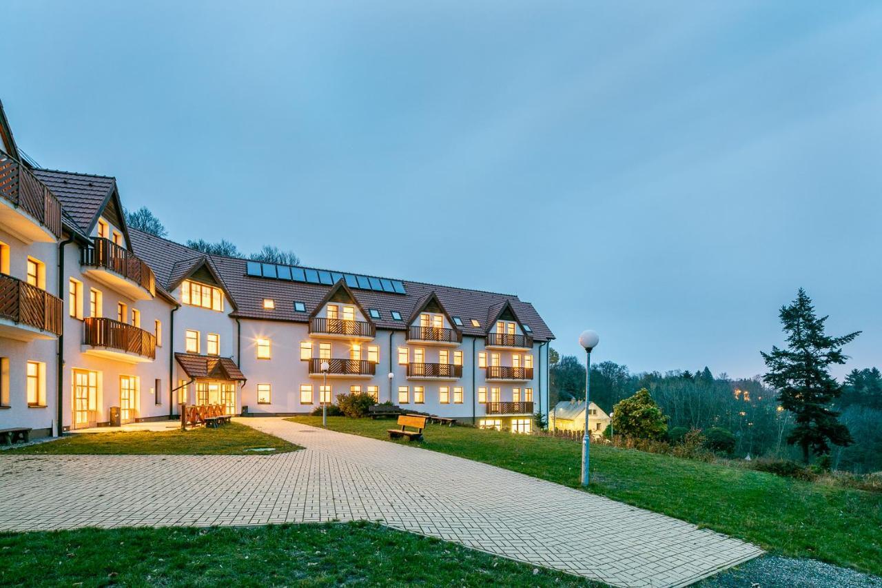 Pytloun Wellness Hotel Hasistejn Místo المظهر الخارجي الصورة