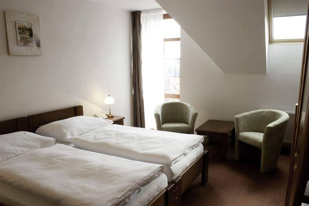 Pytloun Wellness Hotel Hasistejn Místo المظهر الخارجي الصورة